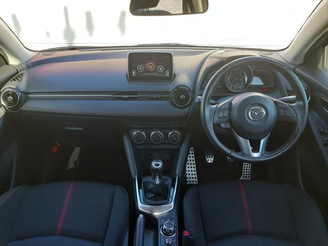 デミオ ＸＤツーリング　６速ＭＴ　ワンオーナー　Ｒスポイラー　純正ナビ　バックモニター　クルーズコントロール　ビルトインＥＴＣ　ＬＥＤ　アクティブドライビングディスプレイ　フォグランプ　純正アルミ（10枚目）