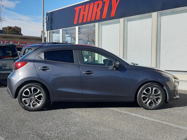 デミオ ＸＤツーリング　６速ＭＴ　ワンオーナー　Ｒスポイラー　純正ナビ　バックモニター　クルーズコントロール　ビルトインＥＴＣ　ＬＥＤ　アクティブドライビングディスプレイ　フォグランプ　純正アルミ（21枚目）