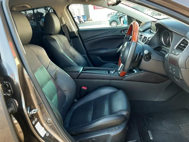 ■　運転席　■　このドアを開けたとき、さぁ！ドライブの始まりです。