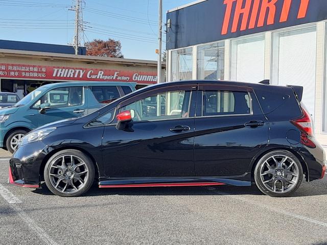 ノート ニスモ　Ｓ　ワンオーナー　ＲＥＣＡＲＯシート　５速ＭＴ　禁煙　純正ナビ　ナビ連動ドラレコ　ＮＩＳＭＯシフトノブ　Ｂｌｕ－ｒａｙ再生　ＥＴＣ２．０　ＬＥＤオートライト　フロントデイライト　リアフォグ　純正１７アルミ（24枚目）