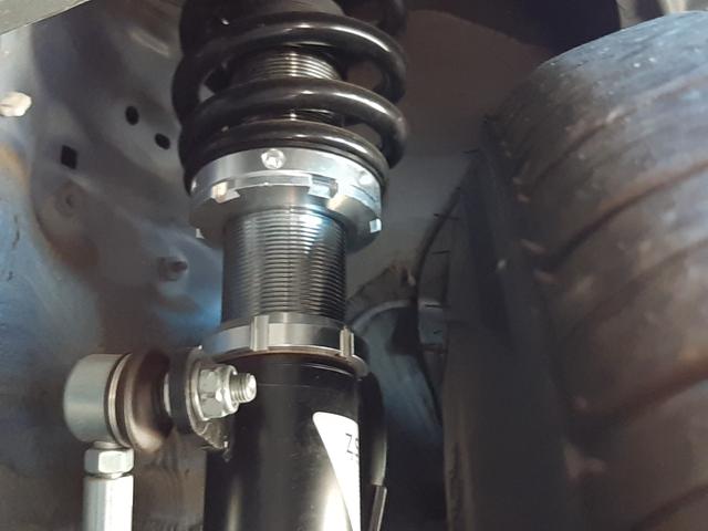 カムリ ハイブリッド　後期レクサスフェイスチェンジ　Ｚ．Ｓ．Ｓ．車高調　ＧＲヤリス用１８ＡＷ　ルーフグロスブラック塗装　禁煙車　純正ナビ　ｎａｎｏｅ付エアコン　ＥＴＣ　スマートキー２個　ＬＥＤオートライト　走行２．８万Ｋｍ（5枚目）