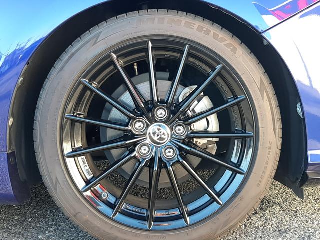 カムリ ハイブリッド　後期レクサスフェイスチェンジ　Ｚ．Ｓ．Ｓ．車高調　ＧＲヤリス用１８ＡＷ　ルーフグロスブラック塗装　禁煙車　純正ナビ　ｎａｎｏｅ付エアコン　ＥＴＣ　スマートキー２個　ＬＥＤオートライト　走行２．８万Ｋｍ（9枚目）