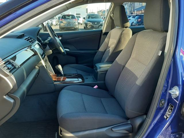 カムリ ハイブリッド　後期レクサスフェイスチェンジ　Ｚ．Ｓ．Ｓ．車高調　ＧＲヤリス用１８ＡＷ　ルーフグロスブラック塗装　禁煙車　純正ナビ　ｎａｎｏｅ付エアコン　ＥＴＣ　スマートキー２個　ＬＥＤオートライト　走行２．８万Ｋｍ（13枚目）