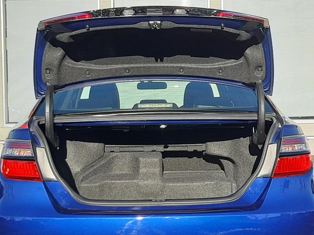 カムリ ハイブリッド　後期レクサスフェイスチェンジ　Ｚ．Ｓ．Ｓ．車高調　ＧＲヤリス用１８ＡＷ　ルーフグロスブラック塗装　禁煙車　純正ナビ　ｎａｎｏｅ付エアコン　ＥＴＣ　スマートキー２個　ＬＥＤオートライト　走行２．８万Ｋｍ（17枚目）