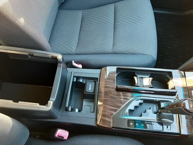 カムリ ハイブリッド　後期レクサスフェイスチェンジ　Ｚ．Ｓ．Ｓ．車高調　ＧＲヤリス用１８ＡＷ　ルーフグロスブラック塗装　禁煙車　純正ナビ　ｎａｎｏｅ付エアコン　ＥＴＣ　スマートキー２個　ＬＥＤオートライト　走行２．８万Ｋｍ（35枚目）