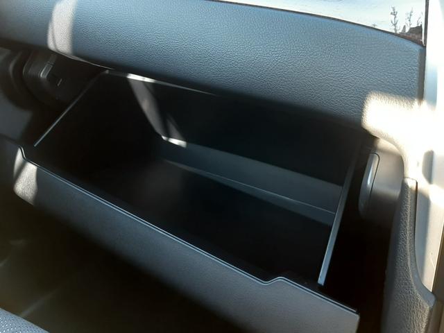 カムリ ハイブリッド　後期レクサスフェイスチェンジ　Ｚ．Ｓ．Ｓ．車高調　ＧＲヤリス用１８ＡＷ　ルーフグロスブラック塗装　禁煙車　純正ナビ　ｎａｎｏｅ付エアコン　ＥＴＣ　スマートキー２個　ＬＥＤオートライト　走行２．８万Ｋｍ（36枚目）