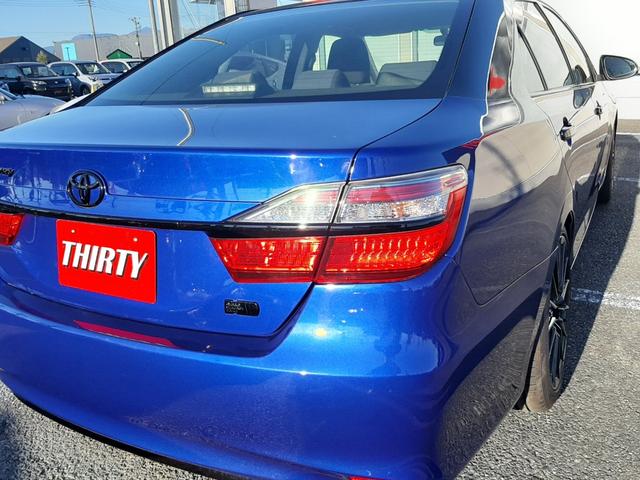 カムリ ハイブリッド　後期レクサスフェイスチェンジ　Ｚ．Ｓ．Ｓ．車高調　ＧＲヤリス用１８ＡＷ　ルーフグロスブラック塗装　禁煙車　純正ナビ　ｎａｎｏｅ付エアコン　ＥＴＣ　スマートキー２個　ＬＥＤオートライト　走行２．８万Ｋｍ（49枚目）