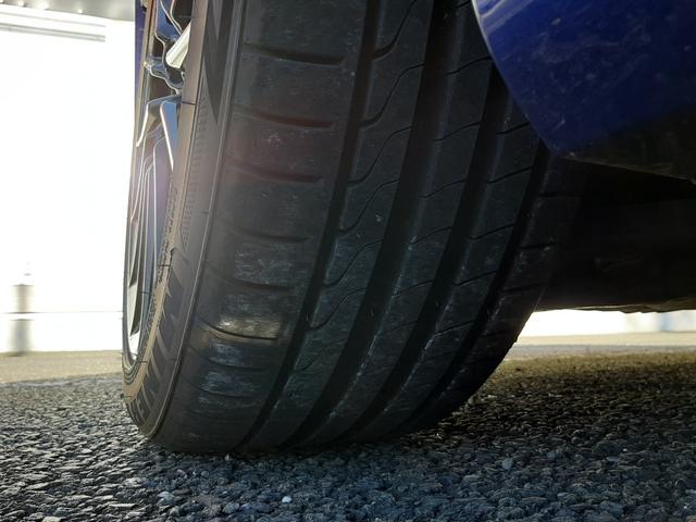 カムリ ハイブリッド　後期レクサスフェイスチェンジ　Ｚ．Ｓ．Ｓ．車高調　ＧＲヤリス用１８ＡＷ　ルーフグロスブラック塗装　禁煙車　純正ナビ　ｎａｎｏｅ付エアコン　ＥＴＣ　スマートキー２個　ＬＥＤオートライト　走行２．８万Ｋｍ（64枚目）