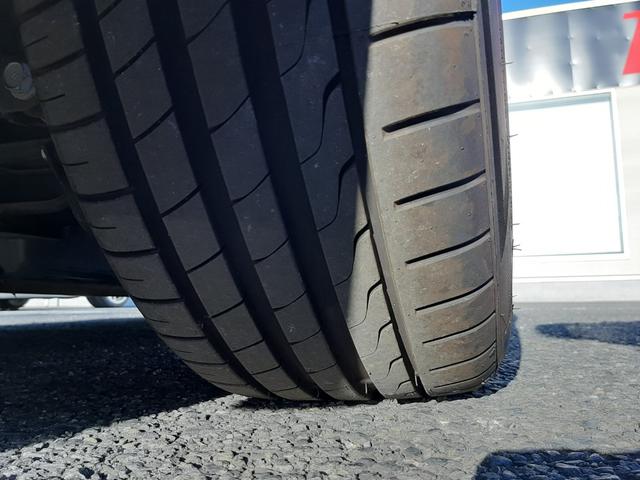 カムリ ハイブリッド　後期レクサスフェイスチェンジ　Ｚ．Ｓ．Ｓ．車高調　ＧＲヤリス用１８ＡＷ　ルーフグロスブラック塗装　禁煙車　純正ナビ　ｎａｎｏｅ付エアコン　ＥＴＣ　スマートキー２個　ＬＥＤオートライト　走行２．８万Ｋｍ（66枚目）