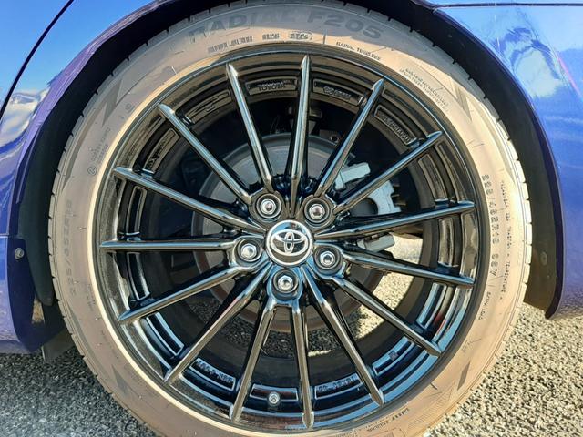 カムリ ハイブリッド　後期レクサスフェイスチェンジ　Ｚ．Ｓ．Ｓ．車高調　ＧＲヤリス用１８ＡＷ　ルーフグロスブラック塗装　禁煙車　純正ナビ　ｎａｎｏｅ付エアコン　ＥＴＣ　スマートキー２個　ＬＥＤオートライト　走行２．８万Ｋｍ（67枚目）