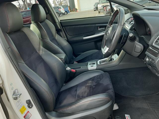 ＷＲＸ Ｓ４ ２．０ＧＴ－Ｓアイサイト　大型リアウイング　純正ＯＰナビ　アドヴァンスドセイフティパッケージ　アイサイトアシストモニター　禁煙車　ハーフレザーパワーシート　ＥＴＣ　サイド／バックカメラ　前後ソナー　レーダークルーズ　ＢＳＭ（12枚目）