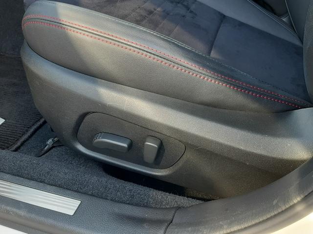 ＷＲＸ Ｓ４ ２．０ＧＴ－Ｓアイサイト　大型リアウイング　純正ＯＰナビ　アドヴァンスドセイフティパッケージ　アイサイトアシストモニター　禁煙車　ハーフレザーパワーシート　ＥＴＣ　サイド／バックカメラ　前後ソナー　レーダークルーズ　ＢＳＭ（50枚目）