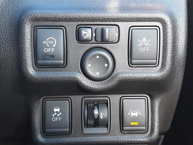 ノート メダリスト　Ｘ　後期型　ワンオーナー　禁煙車　エマージェンシーブレーキ　純正ナビ　インテリミラー　ハーフレザーシート　アラウンドビューモニター　ＥＴＣ　ＬＥＤオートライト　前後ソナー　インテリキー２個（5枚目）