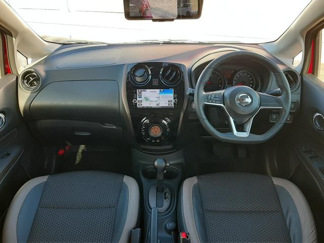 ノート メダリスト　Ｘ　後期型　ワンオーナー　禁煙車　エマージェンシーブレーキ　純正ナビ　インテリミラー　ハーフレザーシート　アラウンドビューモニター　ＥＴＣ　ＬＥＤオートライト　前後ソナー　インテリキー２個（10枚目）