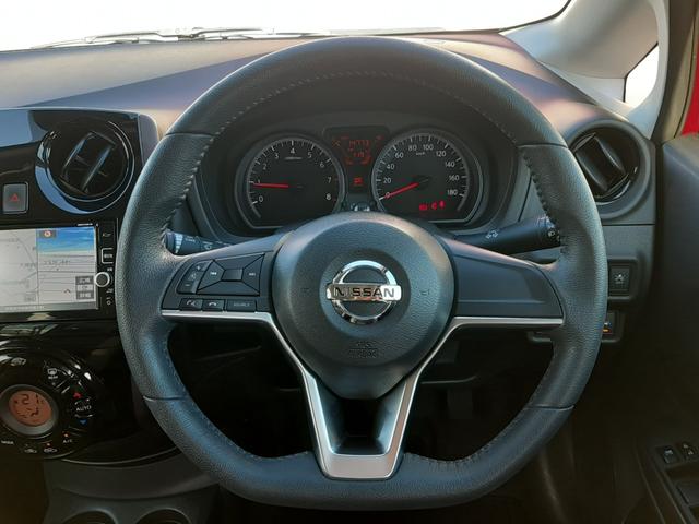 ノート メダリスト　Ｘ　後期型　ワンオーナー　禁煙車　エマージェンシーブレーキ　純正ナビ　インテリミラー　ハーフレザーシート　アラウンドビューモニター　ＥＴＣ　ＬＥＤオートライト　前後ソナー　インテリキー２個（11枚目）