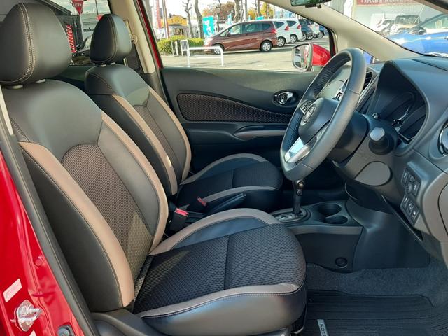 ノート メダリスト　Ｘ　後期型　ワンオーナー　禁煙車　エマージェンシーブレーキ　純正ナビ　インテリミラー　ハーフレザーシート　アラウンドビューモニター　ＥＴＣ　ＬＥＤオートライト　前後ソナー　インテリキー２個（12枚目）