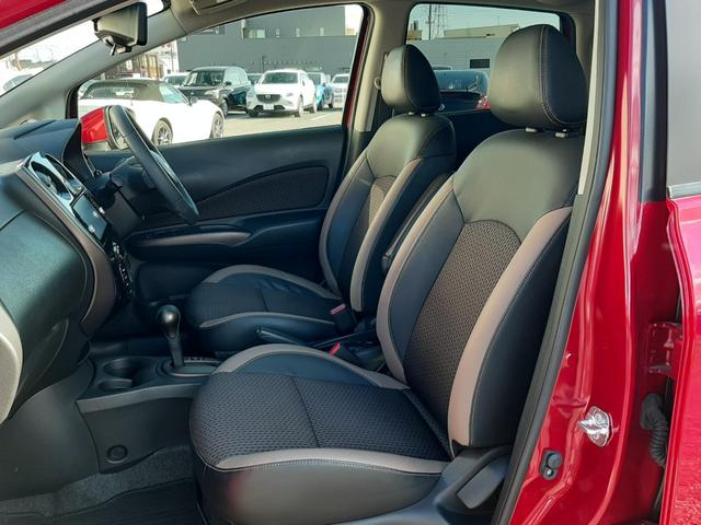 ノート メダリスト　Ｘ　後期型　ワンオーナー　禁煙車　エマージェンシーブレーキ　純正ナビ　インテリミラー　ハーフレザーシート　アラウンドビューモニター　ＥＴＣ　ＬＥＤオートライト　前後ソナー　インテリキー２個（13枚目）