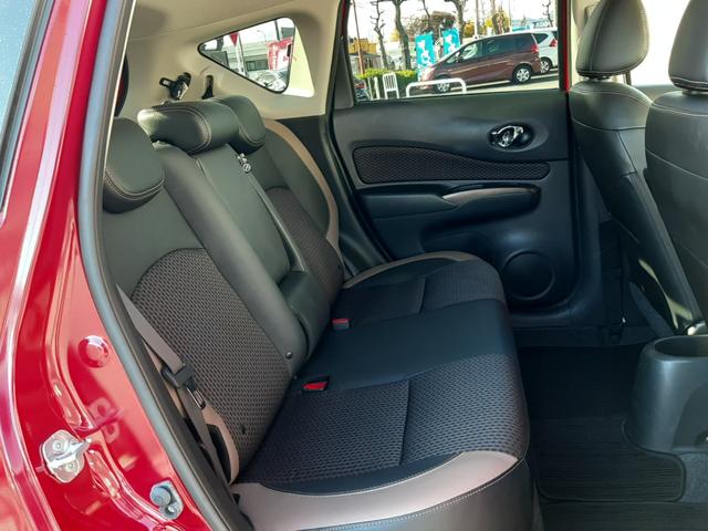 ノート メダリスト　Ｘ　後期型　ワンオーナー　禁煙車　エマージェンシーブレーキ　純正ナビ　インテリミラー　ハーフレザーシート　アラウンドビューモニター　ＥＴＣ　ＬＥＤオートライト　前後ソナー　インテリキー２個（14枚目）