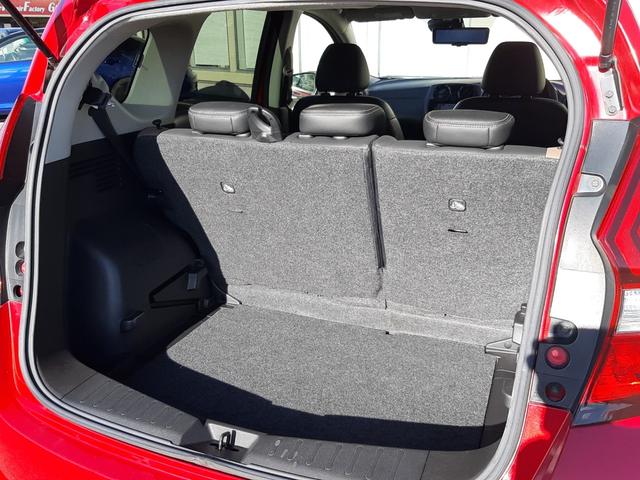 ノート メダリスト　Ｘ　後期型　ワンオーナー　禁煙車　エマージェンシーブレーキ　純正ナビ　インテリミラー　ハーフレザーシート　アラウンドビューモニター　ＥＴＣ　ＬＥＤオートライト　前後ソナー　インテリキー２個（16枚目）