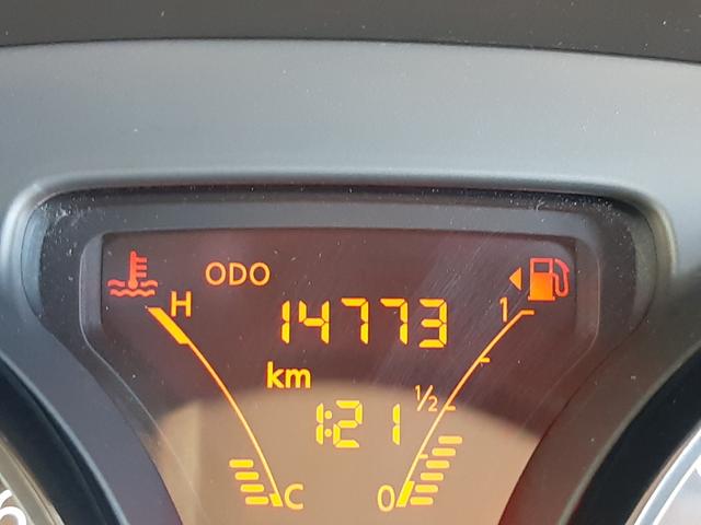 ノート メダリスト　Ｘ　後期型　ワンオーナー　禁煙車　エマージェンシーブレーキ　純正ナビ　インテリミラー　ハーフレザーシート　アラウンドビューモニター　ＥＴＣ　ＬＥＤオートライト　前後ソナー　インテリキー２個（27枚目）