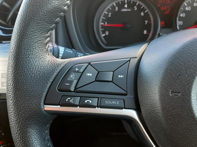 ノート メダリスト　Ｘ　後期型　ワンオーナー　禁煙車　エマージェンシーブレーキ　純正ナビ　インテリミラー　ハーフレザーシート　アラウンドビューモニター　ＥＴＣ　ＬＥＤオートライト　前後ソナー　インテリキー２個（30枚目）