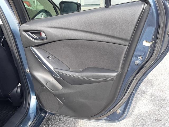 アテンザワゴン ＸＤ　６速ＭＴ　純正ナビ　バックモニター　ビルトインＥＴＣ　ＨＩＤオートライト　デュアルオートエアコン　フォグランプ　クルーズコントロール　ルーフレール　純正１９ｉｎアルミ　ドライブレコーダー（42枚目）