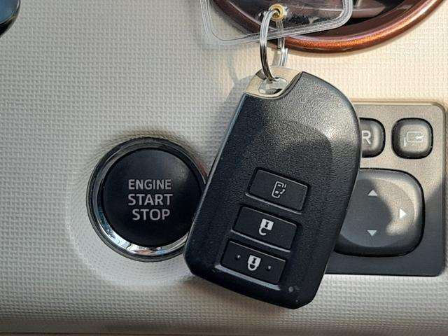 ポルテ Ｆ　アラモード　ドゥ　スマートエントリー　特別仕様車　禁煙車　純正シートカバー　純正ＳＤナビ　フルセグＴＶ　Ｂｌｕｅｔｏｏｔｈ　バックカメラ　片側電動スライドドア　ＨＩＤオートライト　フォグランプ　走行４．４万Ｋｍ（5枚目）