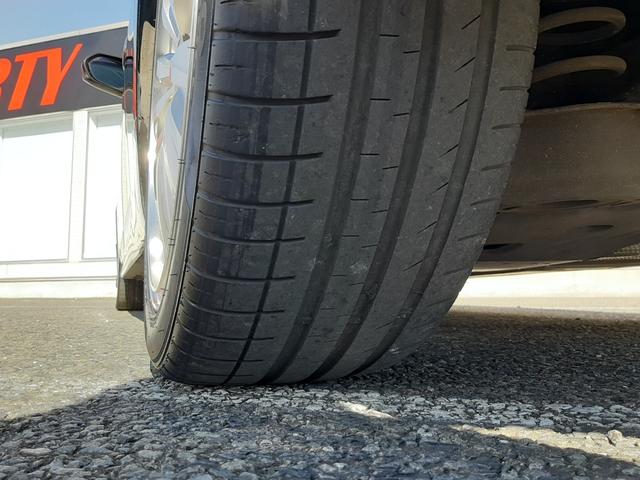 プリウス Ｓツーリングセレクション　モデリスタエアロ　純正９インチナビ　トヨタセーフティーセンス　レーダークルーズ　フルレザーシート　ＥＴＣ　ＬＥＤオートライト　フォグランプ　スマートキー　フルセグＴＶ　Ｂｌｕｅｔｏｏｔｈ（68枚目）