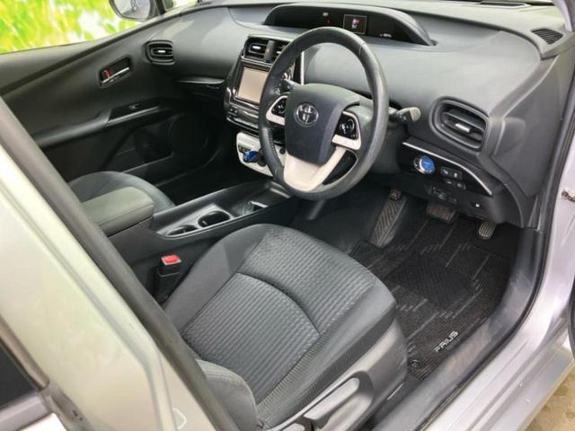 プリウス Sセーフティプラス 純正 SDナビ/トヨタセーフティセンス/車線逸脱防止支援システム/パーキングアシスト 自動操舵/ヘッドランプ LED/Bluetooth接続/ETC/EBD付ABS/横滑り防止装置 バックカメラ(5枚目)