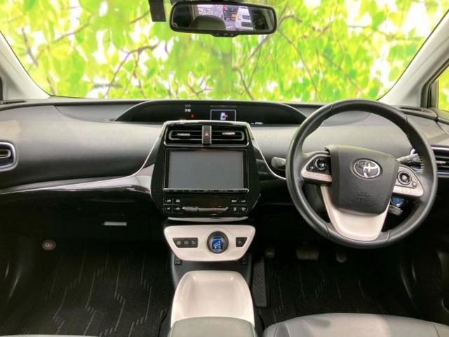 プリウス Ａツーリングセレクション　純正　９インチ　ＳＤナビ／トヨタセーフティセンス／シートヒーター／車線逸脱防止支援システム／シート　合皮／パーキングアシスト　自動操舵／ヘッドランプ　ＬＥＤ／Ｂｌｕｅｔｏｏｔｈ接続／ＥＴＣ　ＤＶＤ再生（4枚目）