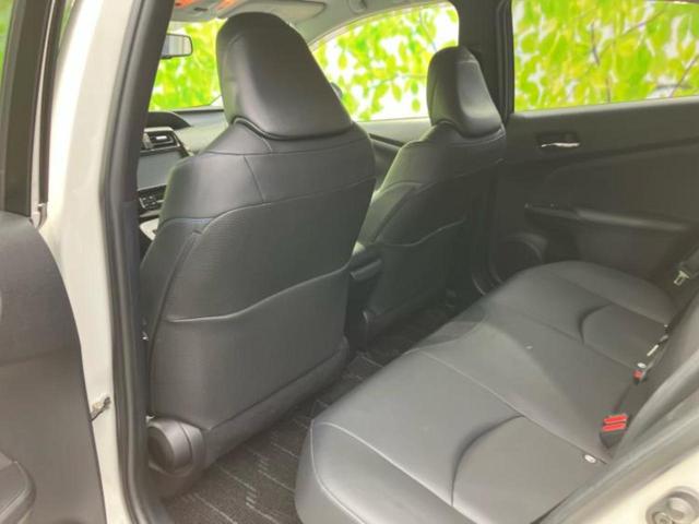 プリウス Ａツーリングセレクション　純正　９インチ　ＳＤナビ／トヨタセーフティセンス／シートヒーター／車線逸脱防止支援システム／シート　合皮／パーキングアシスト　自動操舵／ヘッドランプ　ＬＥＤ／Ｂｌｕｅｔｏｏｔｈ接続／ＥＴＣ　ＤＶＤ再生（8枚目）