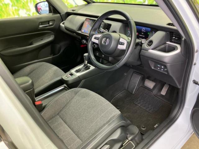 フィット ｅＨＥＶホーム　純正　９インチ　ＳＤナビ／衝突安全装置／車線逸脱防止支援システム／シート　ハーフレザー／ドライブレコーダー　前後／ヘッドランプ　ＬＥＤ／ＵＳＢジャック／Ｂｌｕｅｔｏｏｔｈ接続／ＥＴＣ　ワンオーナー（5枚目）