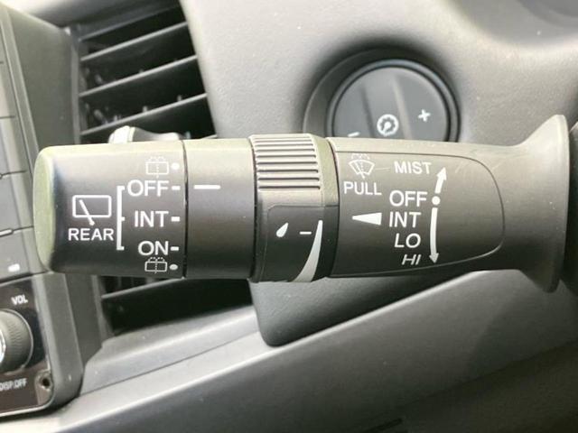 フィット ｅＨＥＶホーム　純正　９インチ　ＳＤナビ／衝突安全装置／車線逸脱防止支援システム／シート　ハーフレザー／ドライブレコーダー　前後／ヘッドランプ　ＬＥＤ／ＵＳＢジャック／Ｂｌｕｅｔｏｏｔｈ接続／ＥＴＣ　ワンオーナー（16枚目）