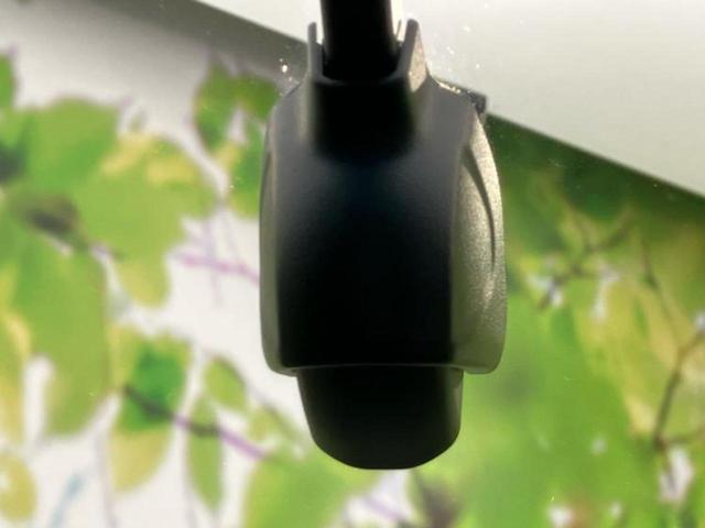 フィット ｅＨＥＶホーム　純正　９インチ　ＳＤナビ／衝突安全装置／車線逸脱防止支援システム／シート　ハーフレザー／ドライブレコーダー　前後／ヘッドランプ　ＬＥＤ／ＵＳＢジャック／Ｂｌｕｅｔｏｏｔｈ接続／ＥＴＣ　ワンオーナー（32枚目）