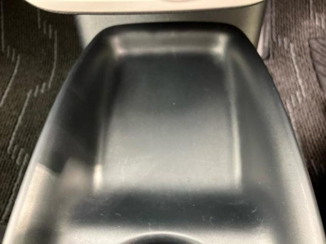 プリウス Ｓセーフティプラス　新品タイヤ／モデリスタエアロ／保証書／純正　９インチ　メモリーナビ／トヨタセーフティセンス／車線逸脱防止支援システム／パーキングアシスト　自動操舵／ヘッドランプ　ＬＥＤ／Ｂｌｕｅｔｏｏｔｈ接続　禁煙車（37枚目）