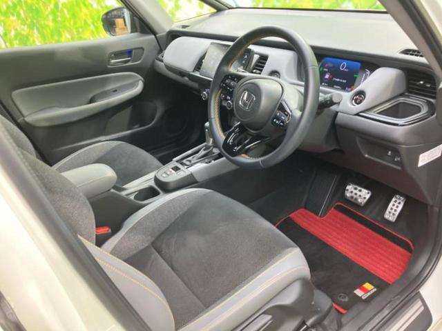 フィット ｅＨＥＶ　ＲＳ　保証書／ディスプレイオーディオ＋ナビ９インチ／ホンダセンシング／車線逸脱防止支援システム／シート　ハーフレザー／ドライブレコーダー　前後／ヘッドランプ　ＬＥＤ／ＵＳＢジャック　衝突被害軽減システム（5枚目）