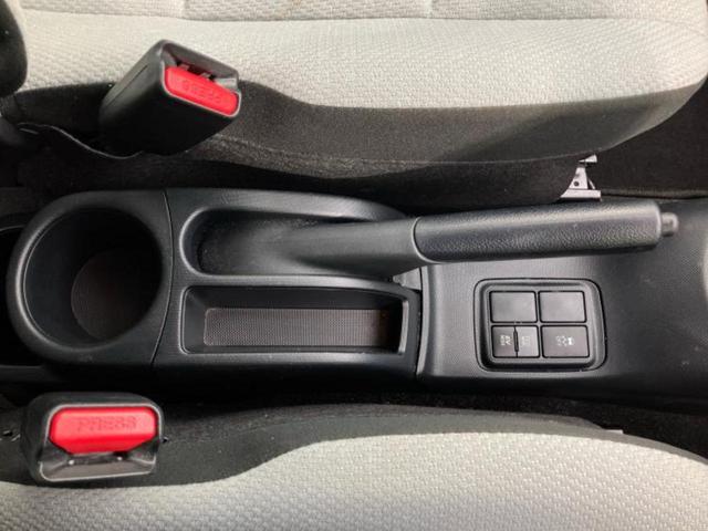 アクア Ｌ　保証書／社外　メモリーナビ／衝突安全装置／車線逸脱防止支援システム／ドライブレコーダー　前後／ＥＴＣ／ＡＢＳ／横滑り防止装置／アイドリングストップ／バックモニター／禁煙車／エアバッグ　運転席　ドラレコ（32枚目）