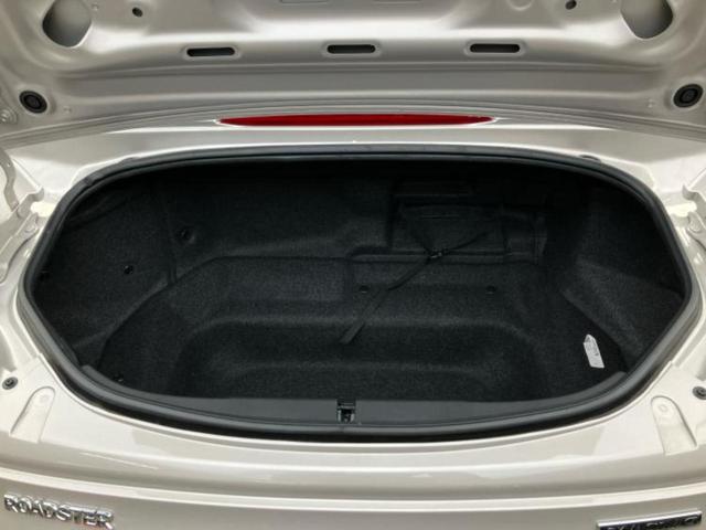 ロードスター ９９０Ｓ　保証書／アイアクティブセンス（マツダ）／車線逸脱防止支援システム／ドライブレコーダー　純正／ヘッドランプ　ＬＥＤ／ＵＳＢジャック／ＥＴＣ／ＥＢＤ付ＡＢＳ／横滑り防止装置／エアバッグ　運転席　ドラレコ（7枚目）
