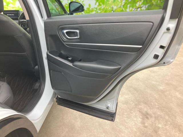 ヴェゼル eHEV Z 新品タイヤ/純正 9インチ メモリーナビ/ホンダセンシング/シートヒーター 前席/車線逸脱防止支援システム/シート ハーフレザー/電動バックドア/ドライブレコーダー 純正/ヘッドランプ LED ETC(5枚目)