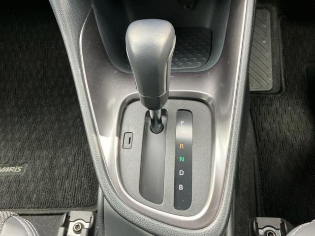 ヤリス ハイブリッドZ 保証書/ディスプレイオーディオ+ナビ8インチ/トヨタセーフティセンス/シートヒーター 前席/車線逸脱防止支援システム/ヘッドランプ LED/USBジャック/Bluetooth接続 衝突被害軽減システム(17枚目)