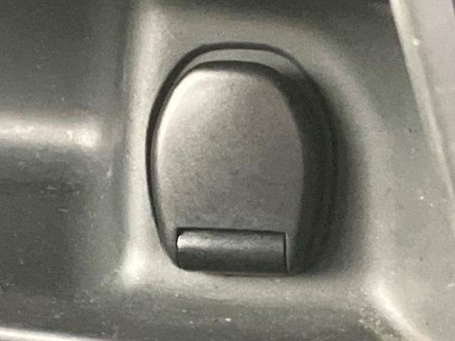 セレナ Ｘ　新品タイヤ／純正　９インチ　メモリーナビ／フリップダウンモニター　純正　１１インチ／エマージェンシーブレーキ／両側電動スライドドア／アラウンドビューモニター／車線逸脱防止支援システム　全周囲カメラ（41枚目）