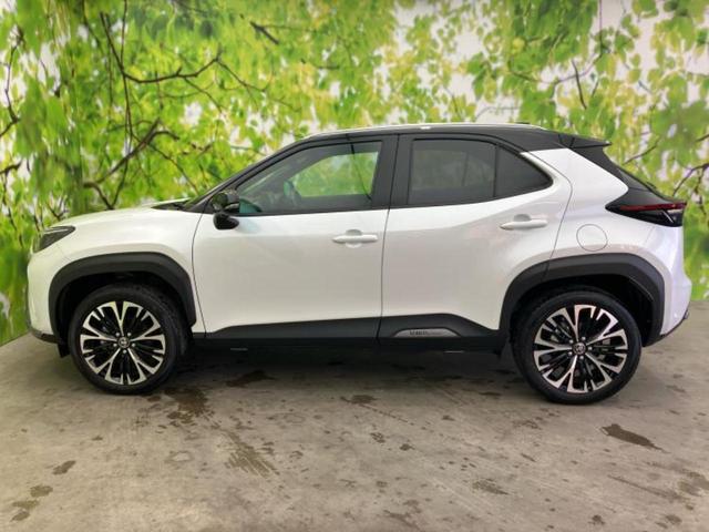 ヤリスクロス ハイブリッドＺアドベンチャー　保証書／ディスプレイオーディオ＋ナビ８インチ／トヨタセーフティセンス／シートヒーター　前席／パノラミックビューモニター／車線逸脱防止支援システム／ドライブレコーダー　前後　衝突被害軽減システム（2枚目）