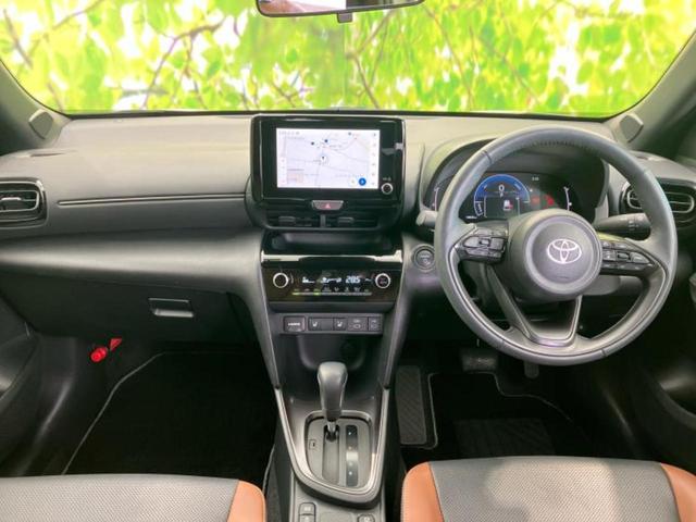 ヤリスクロス ハイブリッドＺアドベンチャー　保証書／ディスプレイオーディオ＋ナビ８インチ／トヨタセーフティセンス／シートヒーター　前席／パノラミックビューモニター／車線逸脱防止支援システム／ドライブレコーダー　前後　衝突被害軽減システム（4枚目）