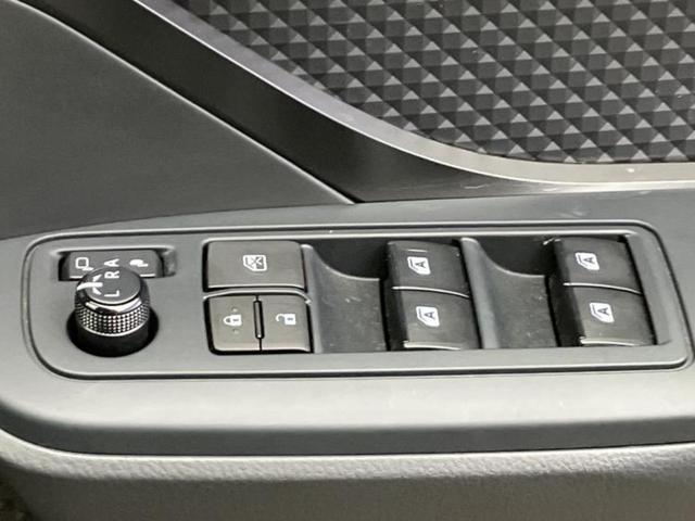 Ｃ－ＨＲ Ｓ　ＬＥＤパッケージ　新品タイヤ／保証書／純正　ＳＤナビ／トヨタセーフティセンス／車線逸脱防止支援システム／ヘッドランプ　ＬＥＤ／Ｂｌｕｅｔｏｏｔｈ接続／ＥＢＤ付ＡＢＳ／横滑り防止装置／アイドリングストップ　バックカメラ（28枚目）