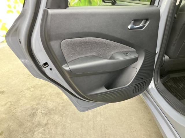 オーラ Ｇ９０シュウネンキネンシャ　ＢＯＳＥ／保証書／純正　９インチ　メモリーナビ／インテリジェントルームミラー／エマージェンシーブレーキ／シートヒーター　前席／アラウンドビューモニター／車線逸脱防止支援システム／シート　フルレザー（23枚目）