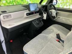 ＷＥＣＡＲＳでは各商談席に大型モニターをご用意しております！見やすい大画面でゆったりと全国の在庫をご覧いただけます！是非ご来店お待ちしております！ 7