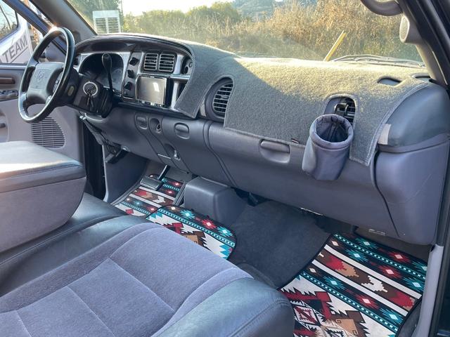 ダッジ・ラム ラムチャージャー 新車並行 ユーザー買取 当社メンテ済車両 希少ラムチャージャー V8-5.9マグナムエンジン AWCデイトナ15inch&YOKOHAMAジオランダー R7.3月車検時(69,886km)燃料ポンプ/プラグ8本/タイロッドエンドアウター交換済(26枚目)