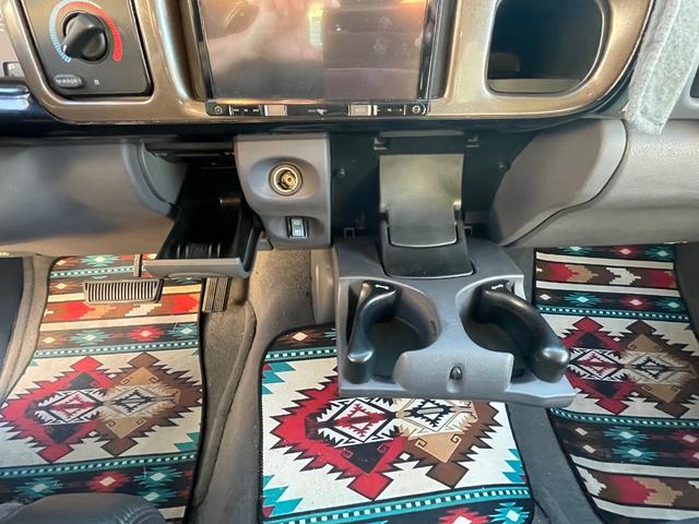 ダッジ・ラム ラムチャージャー 新車並行 ユーザー買取 当社メンテ済車両 希少ラムチャージャー V8-5.9マグナムエンジン AWCデイトナ15inch&YOKOHAMAジオランダー R7.3月車検時(69,886km)燃料ポンプ/プラグ8本/タイロッドエンドアウター交換済(32枚目)