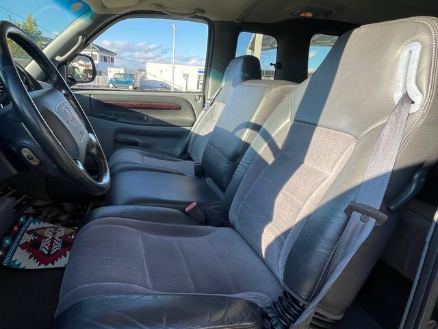 ダッジ・ラム ラムチャージャー 新車並行 ユーザー買取 当社メンテ済車両 希少ラムチャージャー V8-5.9マグナムエンジン AWCデイトナ15inch&YOKOHAMAジオランダー R7.3月車検時(69,886km)燃料ポンプ/プラグ8本/タイロッドエンドアウター交換済(35枚目)