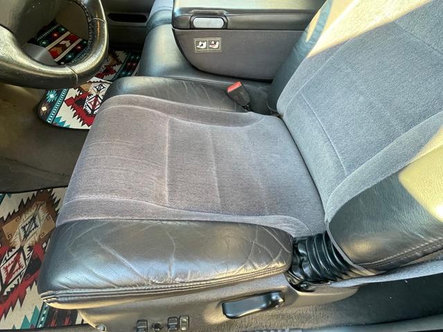 ダッジ・ラム ラムチャージャー 新車並行 ユーザー買取 当社メンテ済車両 希少ラムチャージャー V8-5.9マグナムエンジン AWCデイトナ15inch&YOKOHAMAジオランダー R7.3月車検時(69,886km)燃料ポンプ/プラグ8本/タイロッドエンドアウター交換済(38枚目)